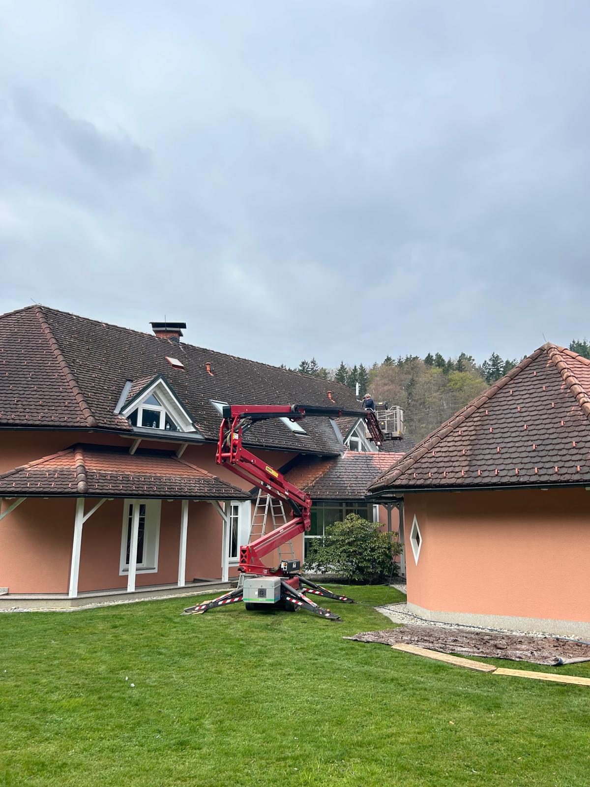 Fassadenreinigung – Einfamilienhaus Vorher